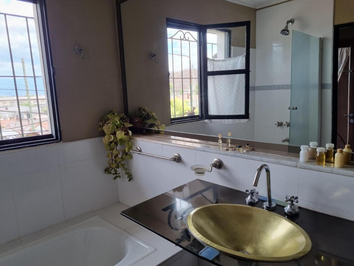 סלטה Hostal Las Rosas מראה חיצוני תמונה