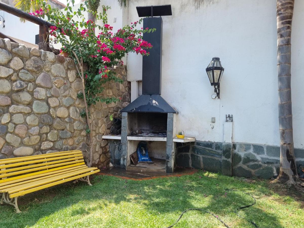 סלטה Hostal Las Rosas מראה חיצוני תמונה