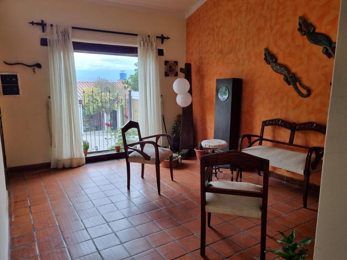 סלטה Hostal Las Rosas מראה חיצוני תמונה