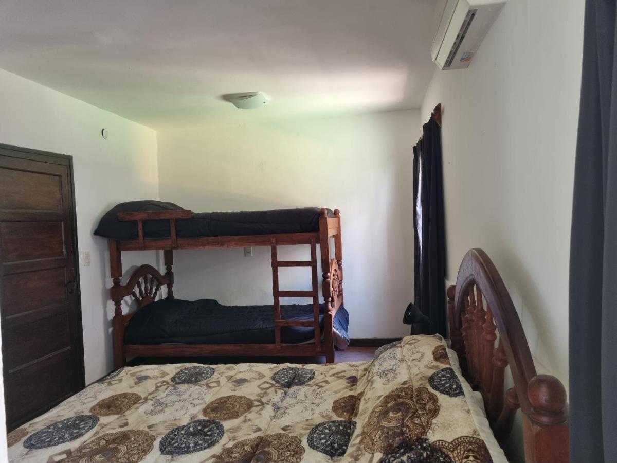 סלטה Hostal Las Rosas מראה חיצוני תמונה